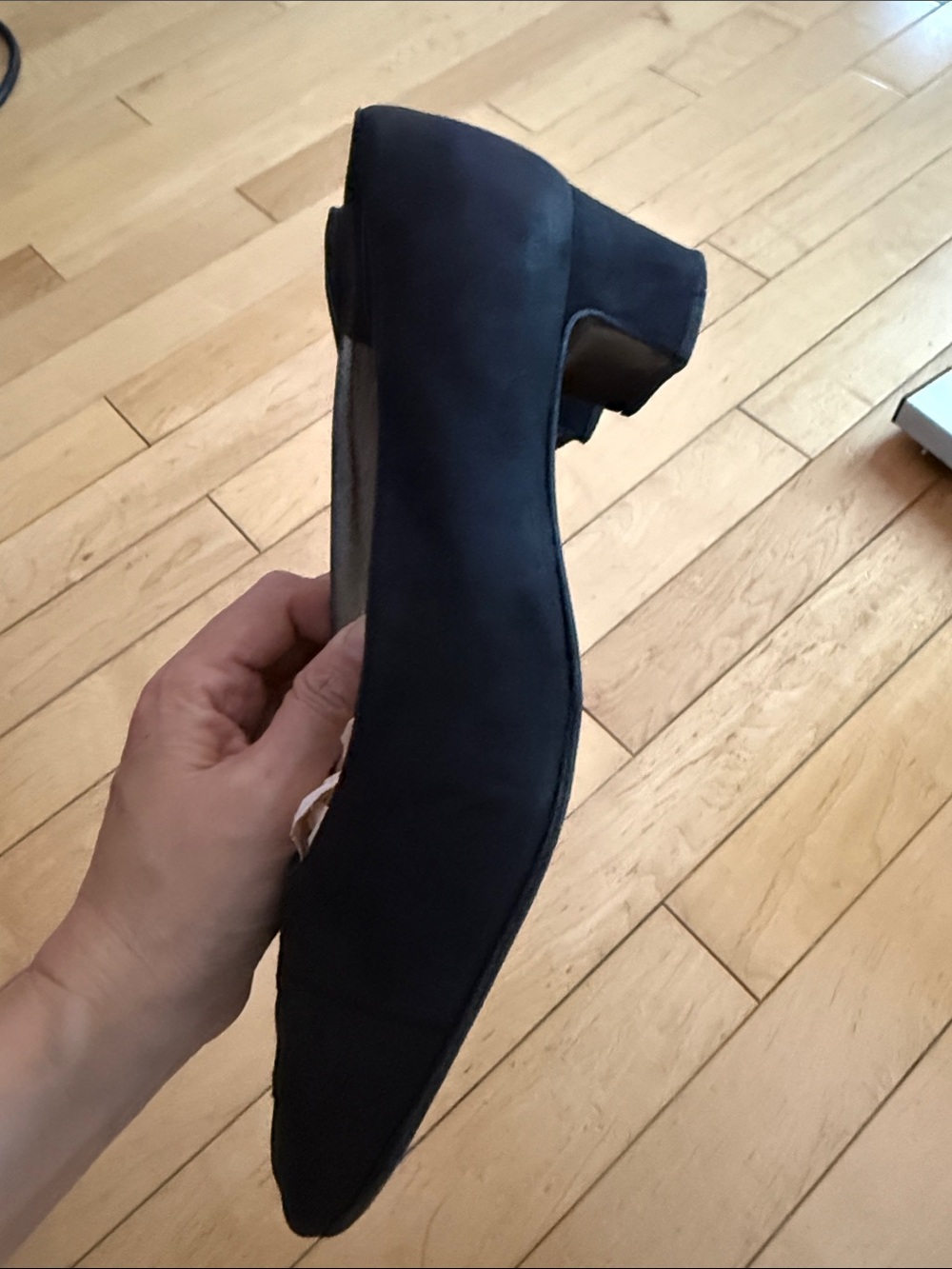 CHANEL Black Suede Logo Cap Toe Flats size 8.5 - Picture 3 of 10